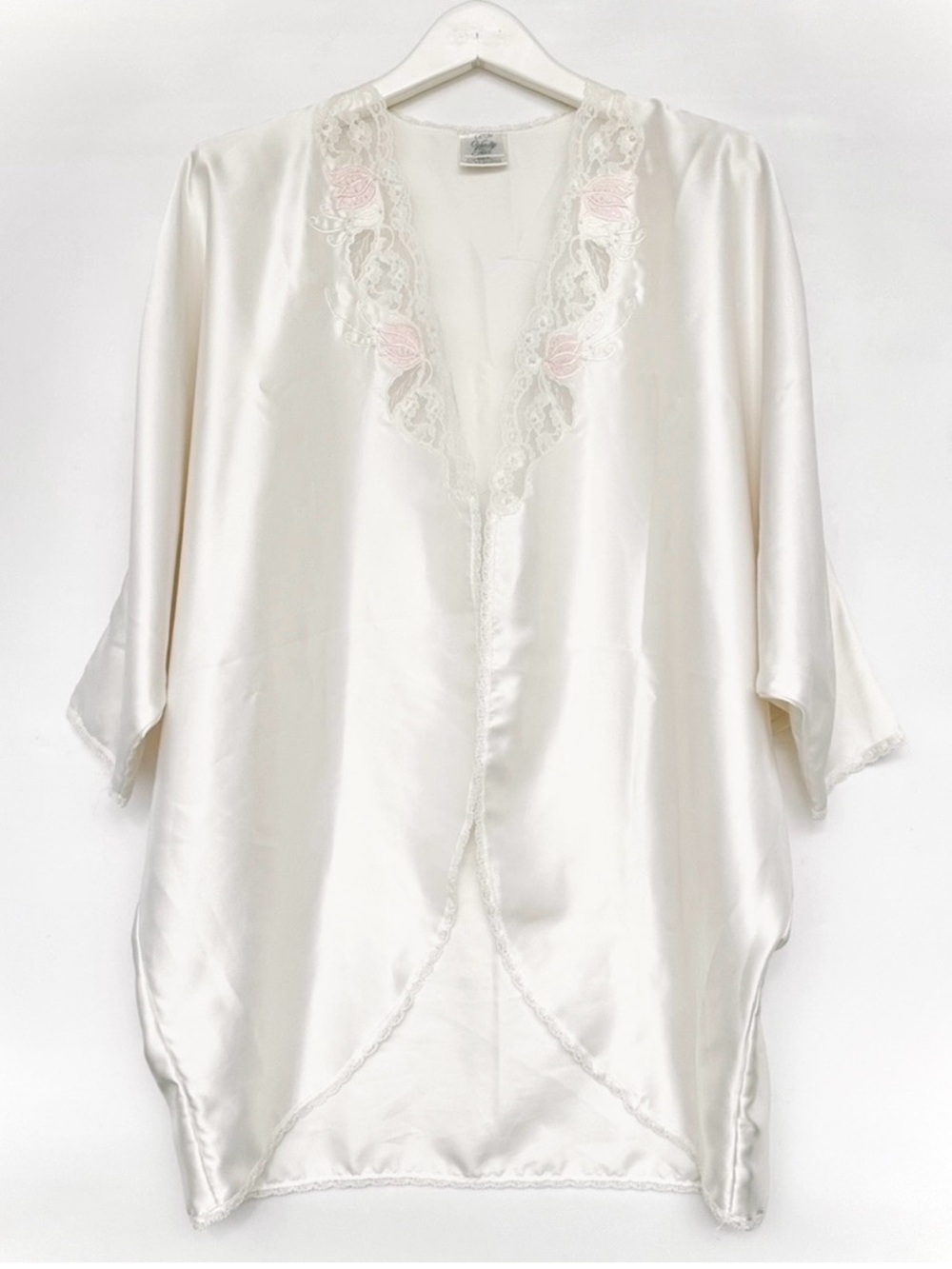 VTG Eaton Vanity Fair Satin Lace robe - Ivory
Vintage
